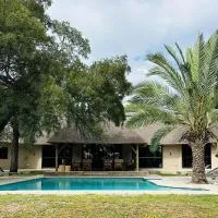 Mziki Safari Lodge: Vaaldam şehrinde bir otel