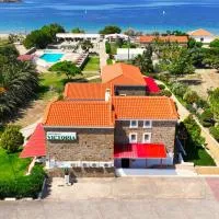 Victoria Apartments, hotel a Plati