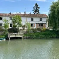 Chambre d hôte 2 au bord de rivière, ξενοδοχείο σε Damvix