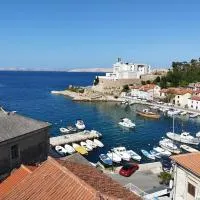 Apartman Jure, hotel di Jablanac