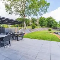 Grande maison familiale avec jardin parking et jeux, hotel di Saint-Carreuc