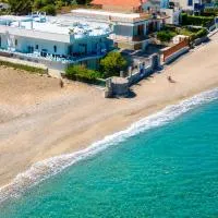 Blue Life, Luxury Rooms Beachfront Rooftop between Palermo and Cefalu',卡斯泰爾達恰的飯店