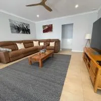 Dawesville Family Beach Getaway, готель у місті Dawesville
