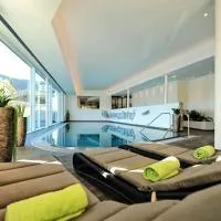 Hotel Röck Garni، فندق في فيس