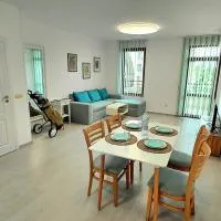 Luxury Lighthouse Golf Apartment, Hotel in Baltschik