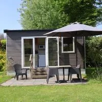Mini-chalet - Vakantiepark 't Urkerbos, hotel in Urk