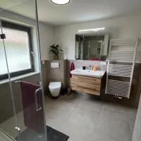 Top Apartment mit Parkplatz & viel Platz、Mallersdorf-Pfaffenbergのホテル