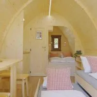 Traumhafter POD-XL mit Seesicht - inklusive privatem Bad und Terrasse, hotel em Alpnach