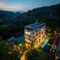 Tam Coc Lion Kings Hotel & Resort Ninh Binh, hotel en Ninh Binh