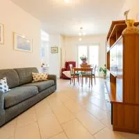 Casa Franchi - 5 min from the beach - Terrace, хотел в Торторето Лидо