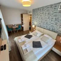 Wellness Apartments in Velence, хотел в Веленце