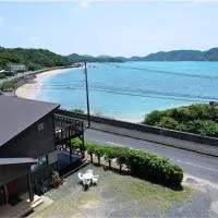4BR 6人ok 空港15分 ビーチ10秒 BBQ, viešbutis mieste Akagina