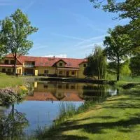 Podveský mlýn, hotel en Tlumačov