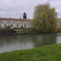 Chambre d hôtes 3 avec jacuzzi, hotel di Damvix
