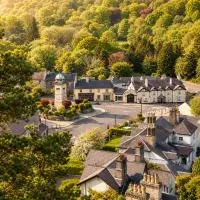 Enniskerry में, होटल Powerscourt Arms Hotel