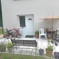 Cottage au rez-de-chaussée-Jacuzzi-Chambres Climatisées, hotell i Le Poujol-sur-Orb