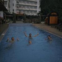 Hung Long Heritage Cat Ba Hotel, hotel en Cat Ba