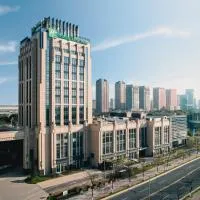 Holiday Inn & Suites Kunshan Huaqiao by IHG - F1 Racing Preferred Hotel, hotelli kohteessa Kunshan