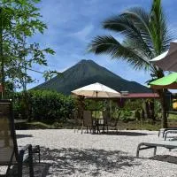 Hotel Roca Negra Del Arenal, hotel em La Fortuna