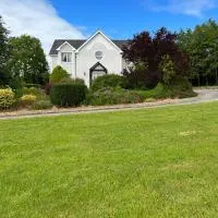 White House tree view, hotel di Drumshanbo