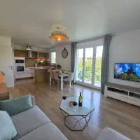 DreamLand Paris - cozy apartment 10 min away from Disneyland, hôtel à Montévrain