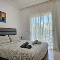 Cozy CaboNegro Apartment - Piscine & Plage – hotel w mieście Cabo Negro