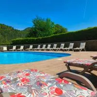Chalets de la Colagne, hótel í Chirac
