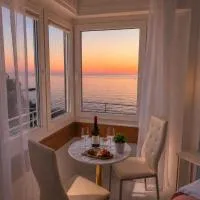 Riomaggiore में, होटल Vertigini Suites, Il Rifugio dell Amore per SOLE COPPIE , A 50m dalla Stazione e dalla Via dell Amore con Vista Mare e Intimità Appagante