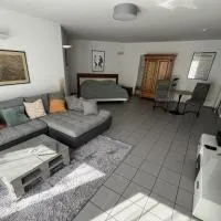 Apartment Akazie、Weinsheimのホテル