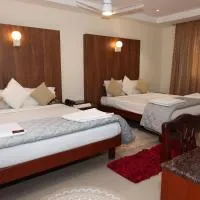 Dhanunjayas Luxury Hotel, отель в городе Хосур
