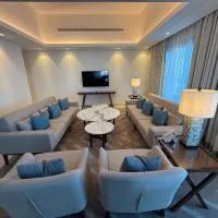 سحر المحيط لتأجير بيوت العطلات ocean magic 4BR luxury apartment , direct sea facing at Address beach resort Fujairah, hotel v destinácii Adh Dhayd