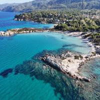Stylish Maisonette with 3 Bedrooms in Vourvourou, Greece, Hotel in Vourvourou