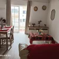 Newly Renovated Apartment Near Faro Airport-B, hotel a FAO