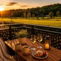 Velika Loka에 위치한 호텔 Romantic Sunset Retread I 4 Min to A2 I E-Bikes I Near Ljubljana