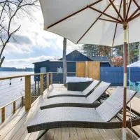 Victorian Lake Oasis Hot Tub Private Lakefront,Lake Huntington的飯店