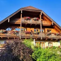 Appartements Höller, hotel a Sankt Lorenzen ob Murau