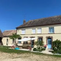 Les Terres Noires, hotel di Serville