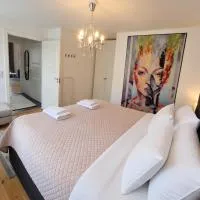 Central City Apartment A, готель у місті Ничепінг