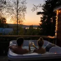 Lila Stuga -private jacuzzi &sauna,High Coast, viešbutis mieste Väja