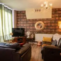 Vintage 2-bed flat with free parking in Measham, hotel a Measham