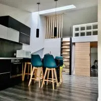 Le refuge médiéval - Appartement climatisé perché sous les toits de Billom – hotel w mieście Billom