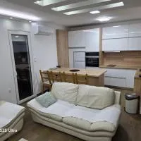 Serbian home - free parking, hotel di Krnjača