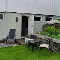 Kristiansand में, होटल Cozy and spacious apartment with its own outdoor area