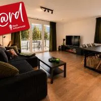 Design-Apartment 2 Schlafzimmer Elektrokamin 5 Minuten zum Titisee E-Ladestation Balkon, Top Lage, hotelli kohteessa Titisee