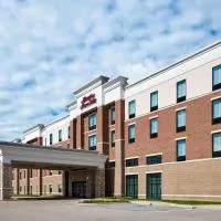Hampton Inn & Suites Detroit/Troy โรงแรมในClawson