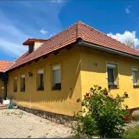 BLTN House, Hotel in Balatonalmádi