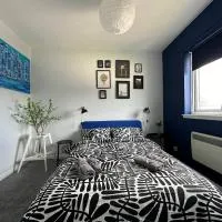 Cozy Two-Bedrooms apartment Clydebank, Glasgow edge, hotel Dalmuir városában