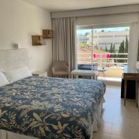 Hostal Roberto, hotel em Palmanova