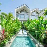 U Villas - Tropical Views Luxury Stay with Pool & Workspace โรงแรมในอูงาซัน