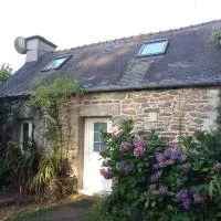 Nice cottage in Brittany, ξενοδοχείο σε Plouigneau